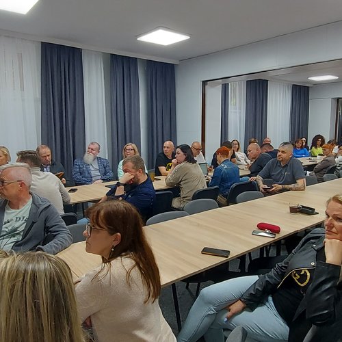 Obraz główny aktualności o tytule Dolnośląskie: szkolenie dla przewodniczących i członków zarządów zakładowych organizacji związkowych w Szklarskiej Porębie 