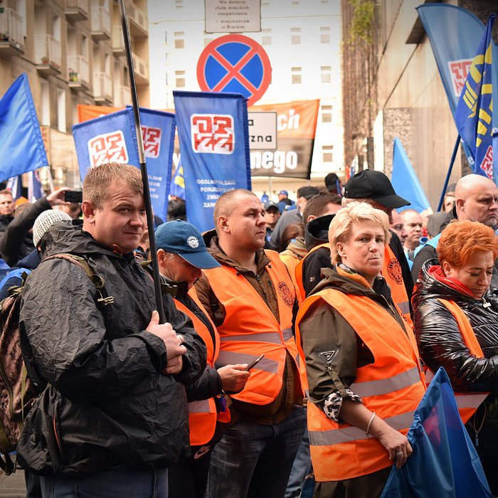 Manifestacja: Stop wygaszaniu pomostówek!