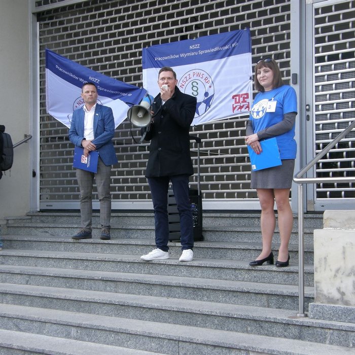 Manifestacja pracowników sądów w Poznaniu