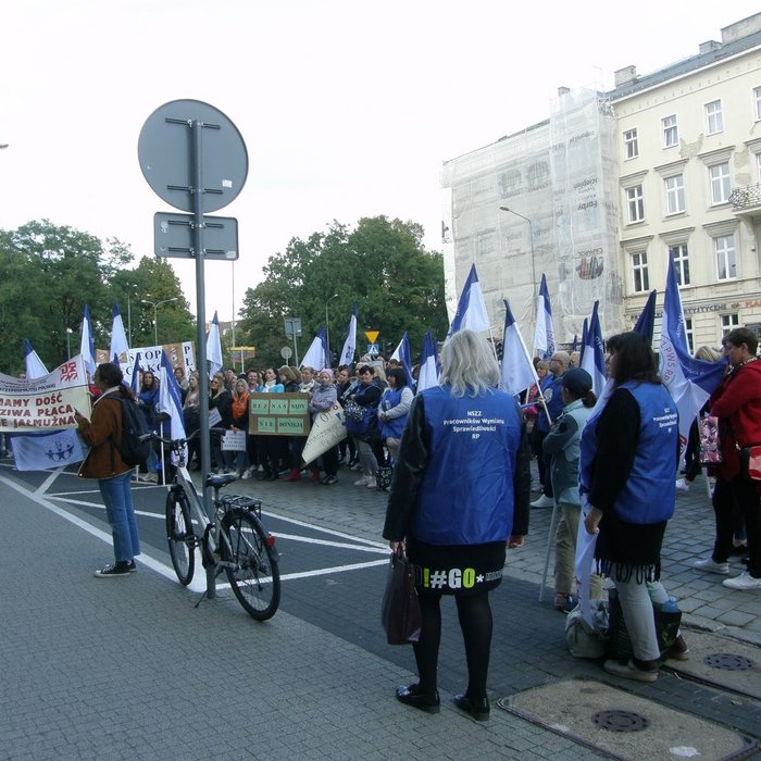 Manifestacja pracowników sądów w Poznaniu