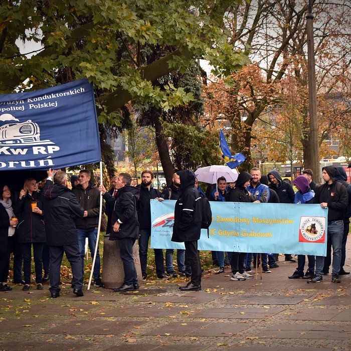 Manifestacja: Stop wygaszaniu pomostówek!