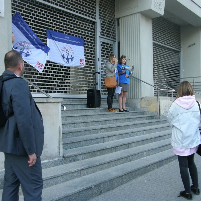 Manifestacja pracowników sądów w Poznaniu