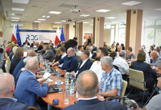 OPZZ protestuje: Nowa Rada Fiskalna kosztem kompetencji Rady Dialogu Społecznego?