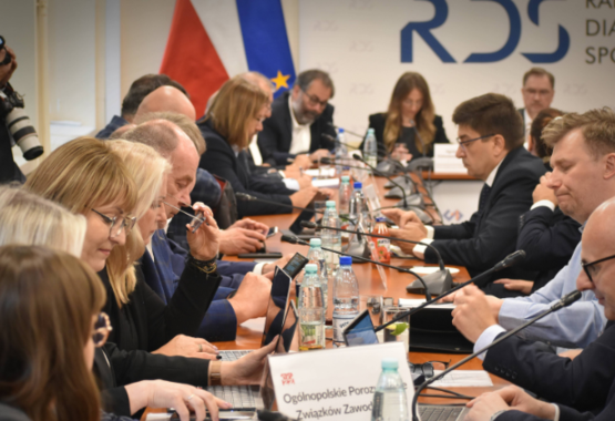Rząd zamknął drogę do negocjacji wynagrodzeń w 2026 r.