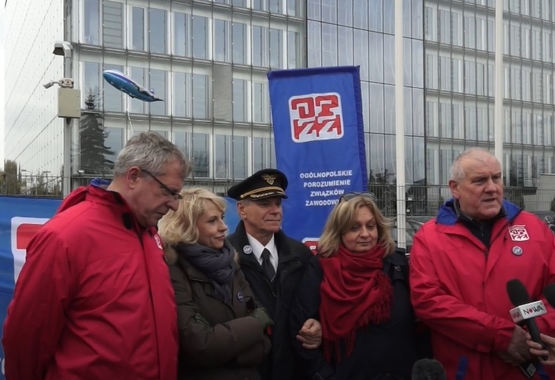 Konferencja Prasowa pod siedzibą PLL LOT