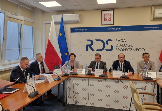 Budżet oderwany od potrzeb pracowników