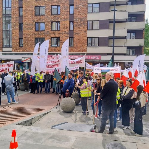 Obraz Aktualności o tytule Przedstawiciele organizacji związkowych rozmawiają                      z Ministrem Rolnictwa i Rozwoju Wsi w sprawie kontynuowania Ośrodków Produkcji Rolniczej