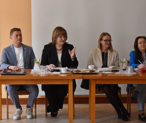 Obraz Aktualności o tytule Rada Branży OPZZ ‘Usługi Publiczne’ o płacach i problemach w służbie cywilnej