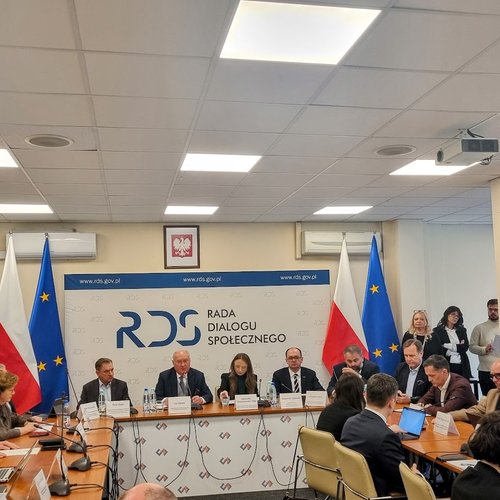 Obraz Aktualności o tytule Rada Dialogu Społecznego o reformie prawa pracy i wdrażaniu prawa UE