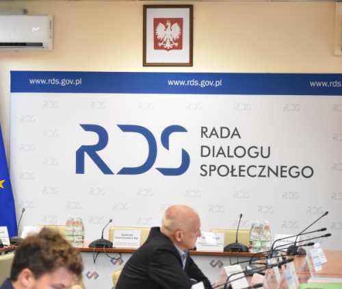 Obraz główny aktualności o tytule Partnerzy społeczni apelują o zachowanie roli Rady Dialogu Społecznego w procedurze budżetowej 