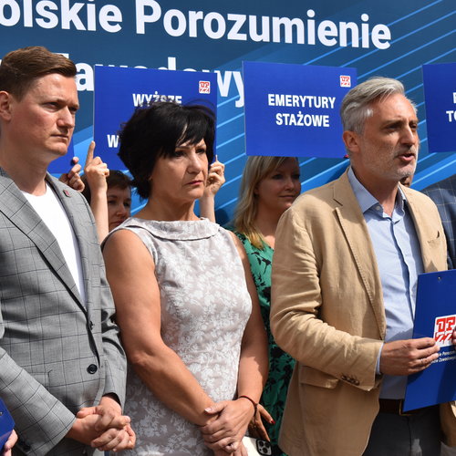 Obraz główny aktualności o tytule Konferecja prasowa OPZZ i ZNP: czeka nas gorąca jesień! 