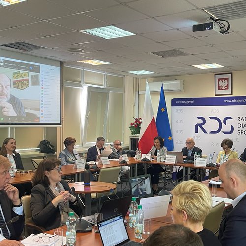 Obraz główny aktualności o tytule Transformacja energetyczna w Polsce oraz Wieloletni Plan Finansowy - Posiedzenie Plenarna RDS 19 maja 2022 r. 
