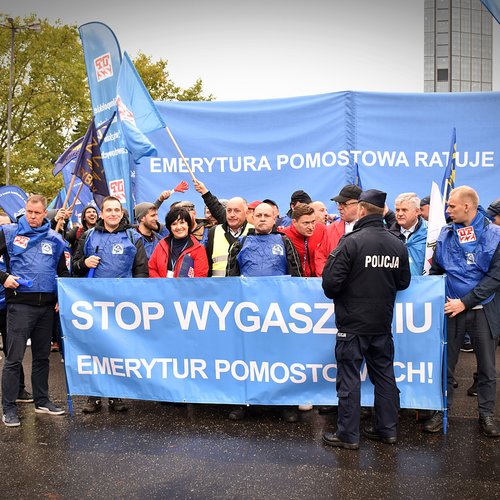 Obraz główny aktualności o tytule Coraz bliżej realizacji Postulatu OPZZ. Nie będzie wygaszania emerytur pomostowych? 