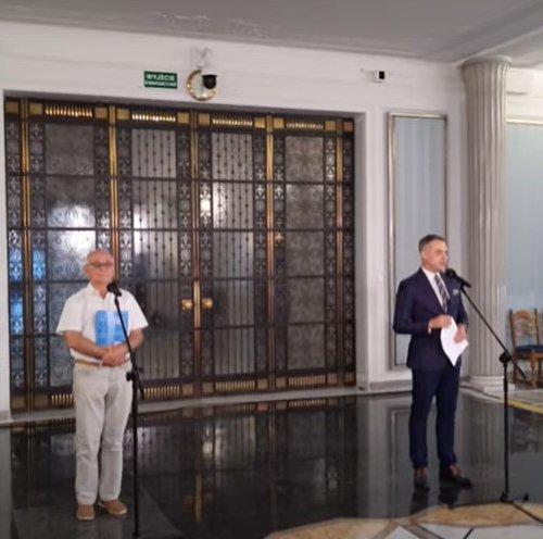 Obraz główny aktualności o tytule Konferencja prasowa Szefa OPZZ i Lewicy w sejmie 12.08.2020 