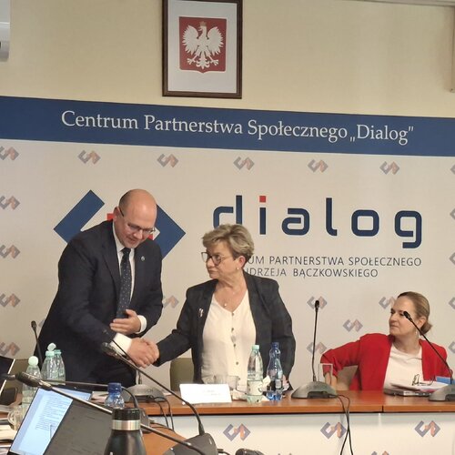 Obraz główny aktualności o tytule Dialog w ochronie zdrowia – od płac po prawa pacjenta 