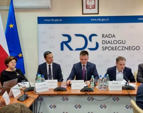 Obraz główny aktualności o tytule Dialog społeczny na pierwszym planie posiedzenia RDS 