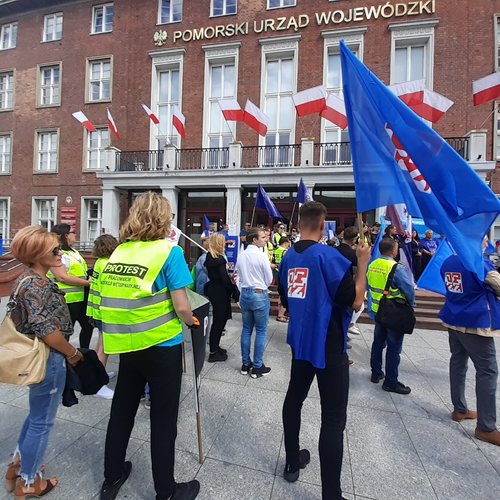 Obraz główny aktualności o tytule Pomorskie: Żółta kartka dla rządu 