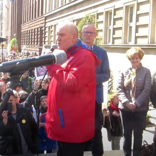 Obraz główny aktualności o tytule Manifestacja pracowników oświaty 23 04 19 