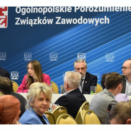 Obraz główny aktualności o tytule Posiedzenie Rady OPZZ z udziałem Kierownictwa MRPiPS 