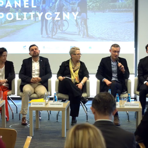 Obraz główny aktualności o tytule OPZZ na debacie o społecznym obliczu transformacji 